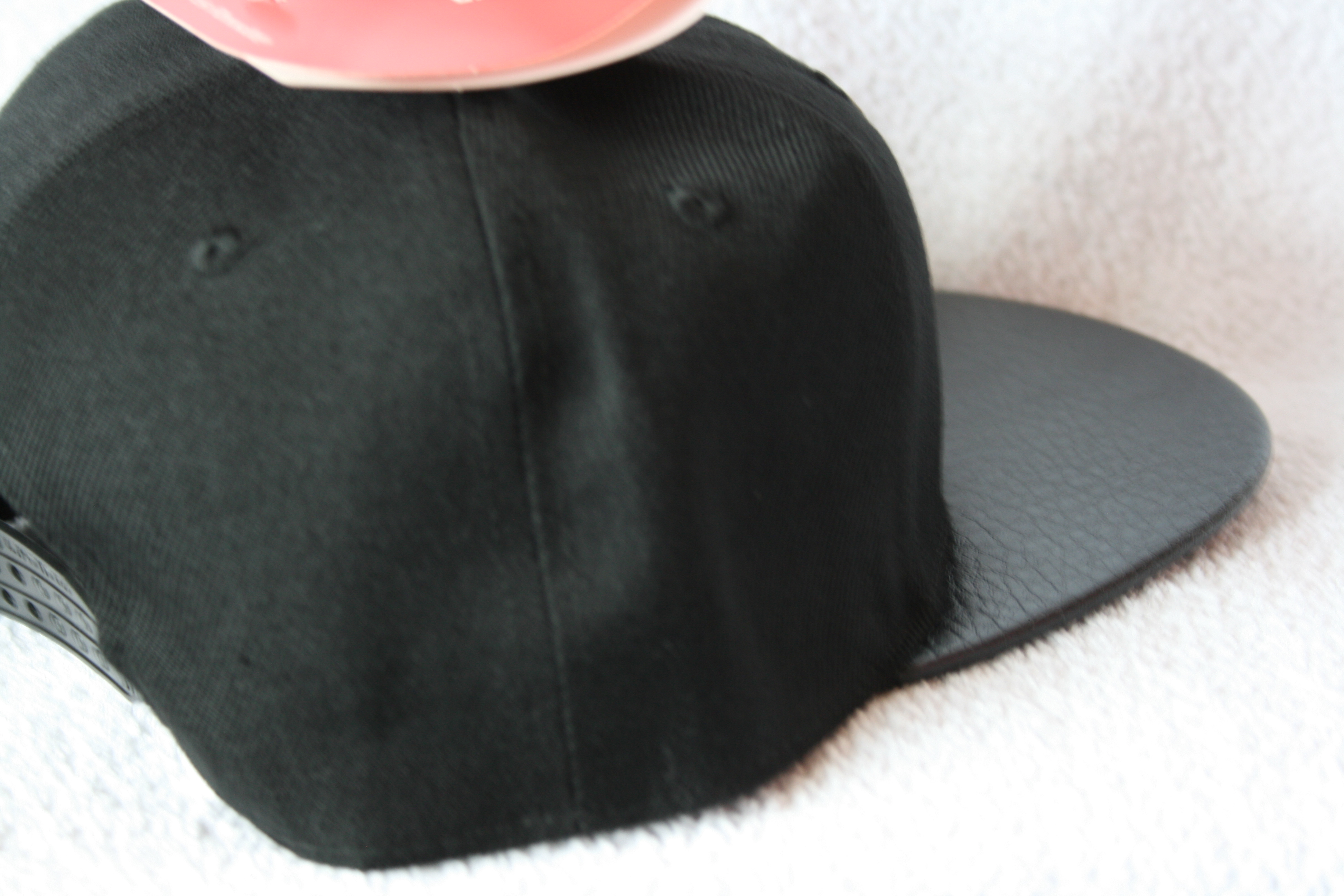 Li-Ning Caps diverse Styles und Farben Leder schwarz