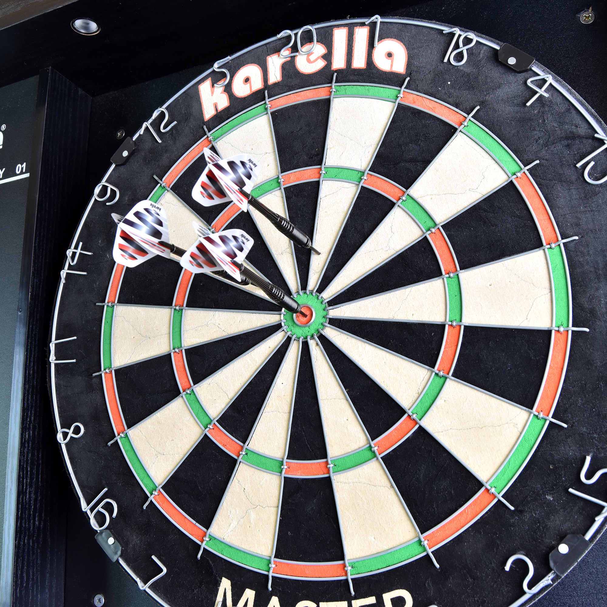 Dartboard Karella Master im Set inklusive 2 Satz Karella Softdarts