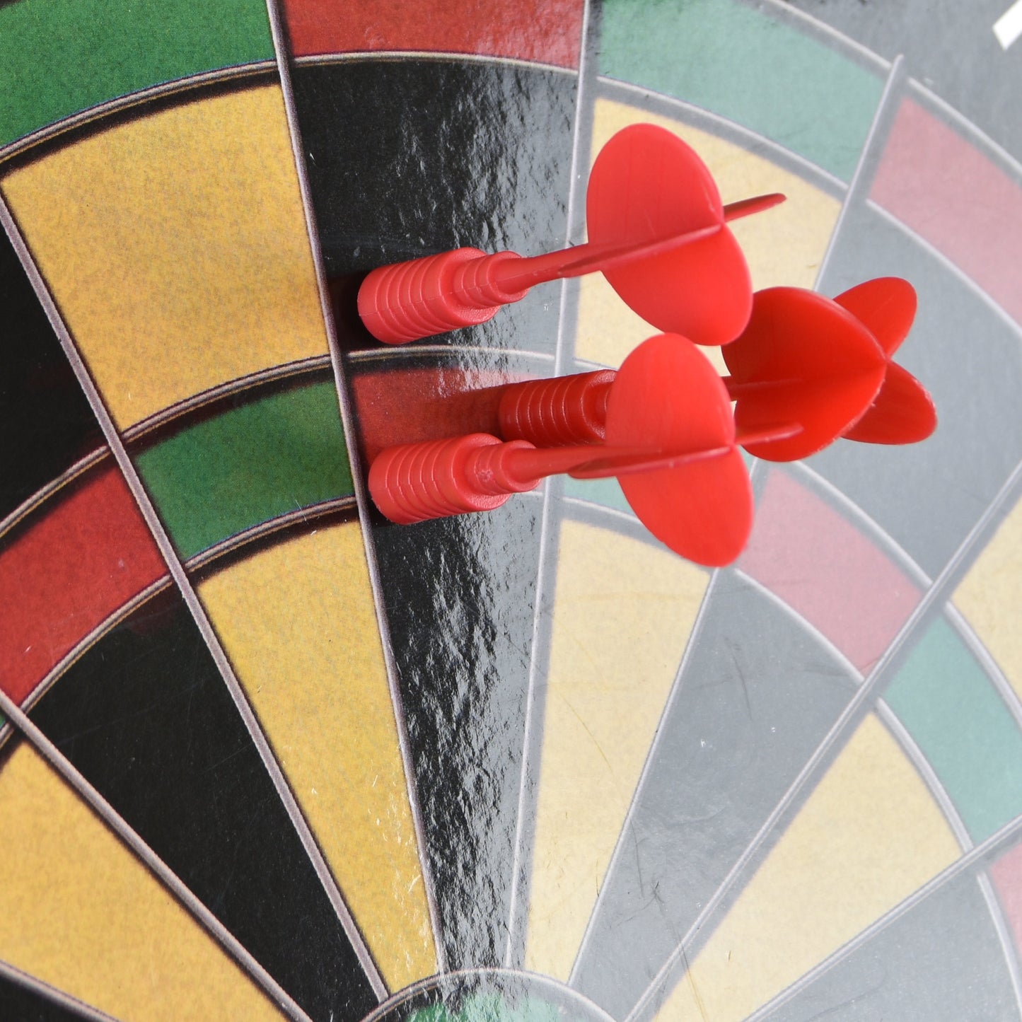 Karella Dartboard Magnet Set Family incl. 6 Darts